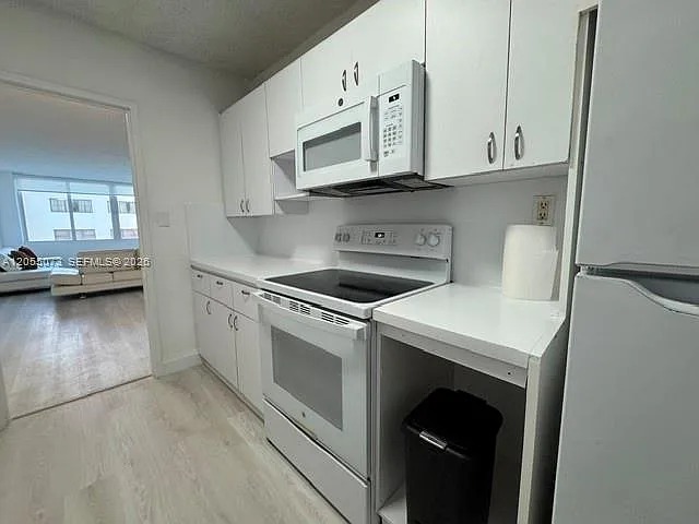 5401 Collins Ave #513 — Photo 19