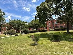 110 Division Ave #2E