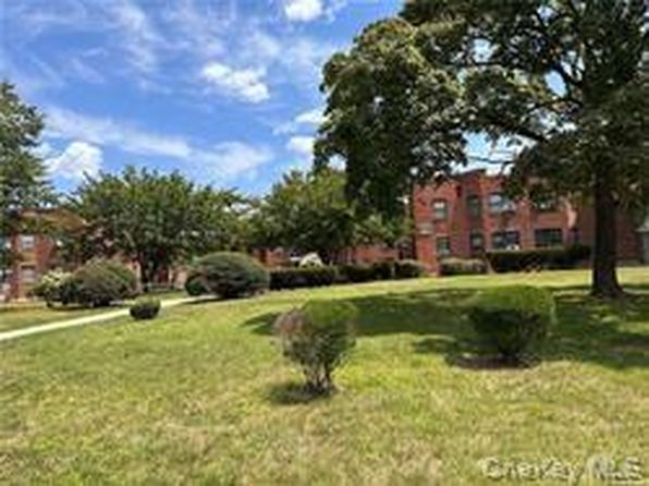 110 Division Ave APT 2E