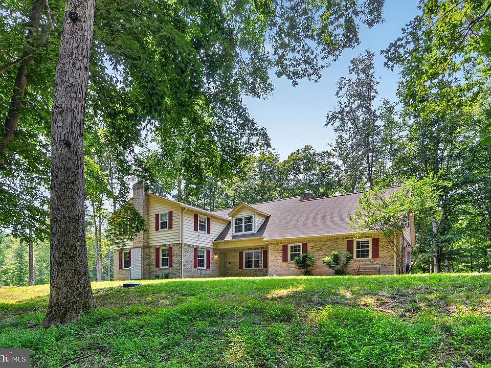 1st image of 7075 Wood Glen Dr