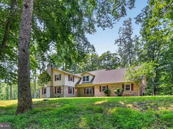 7075 Wood Glen Dr, Hughesville, MD 20637
