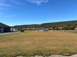 233 Heavenly Haven Dr, Horse Cave, KY 42749