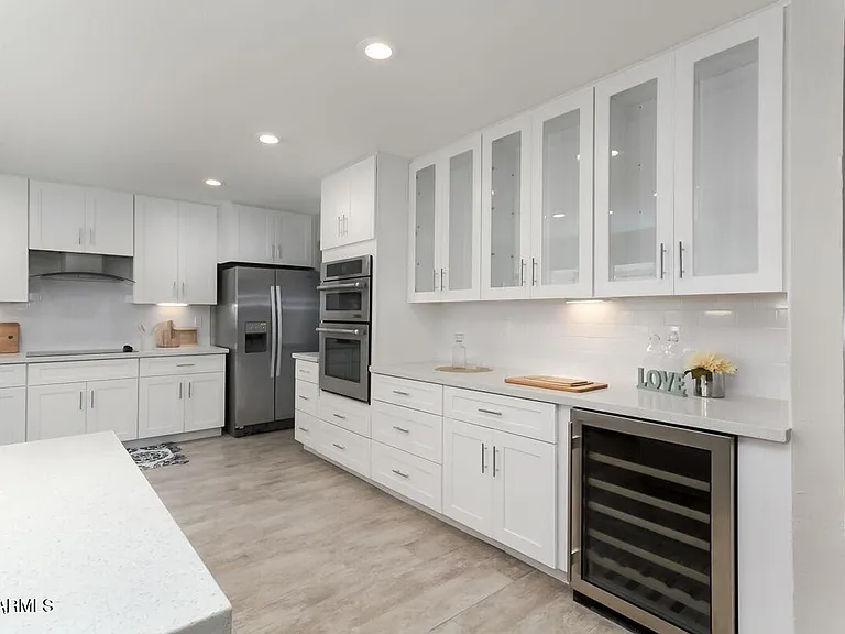 4614 S Kachina Dr — Photo 8