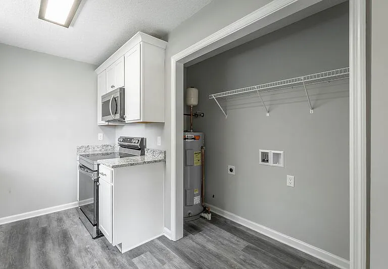 1801 S Lyerly St #MAIN HOUSE — Photo 14