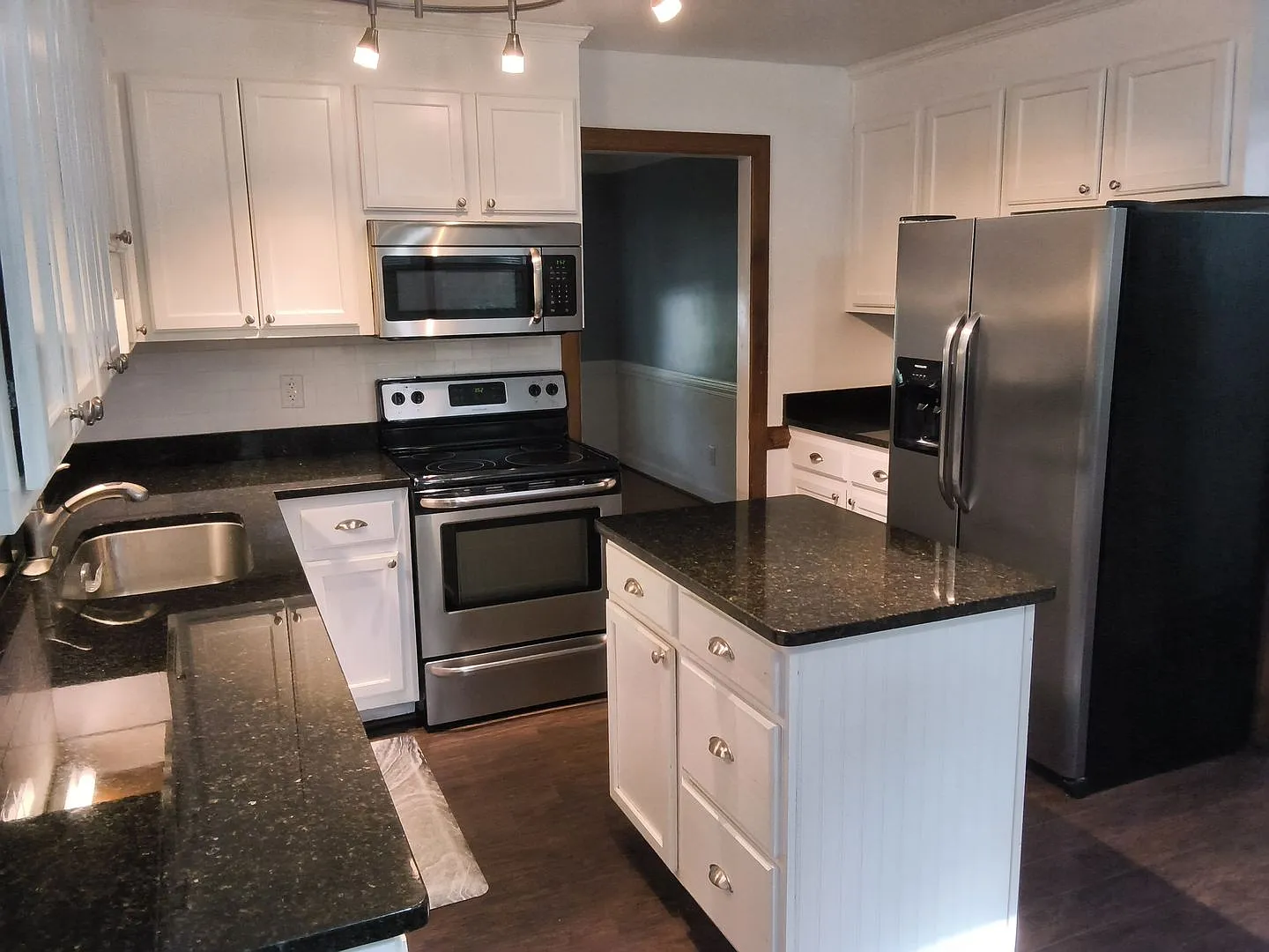 4 Bed 2.5 Bath Chesterfield -Triple Crown Subdivision — Photo 3