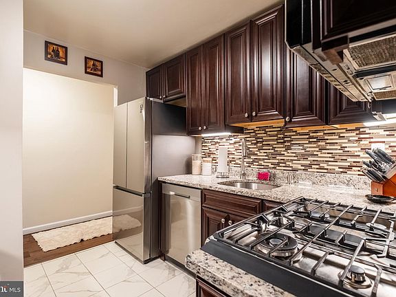 4th image of 813 Woodmill Dr