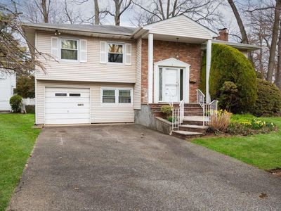 2 Reed Drive, Roslyn, NY, 11576
