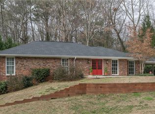 201 Pine Lake Dr, Sandy Springs, GA 30327