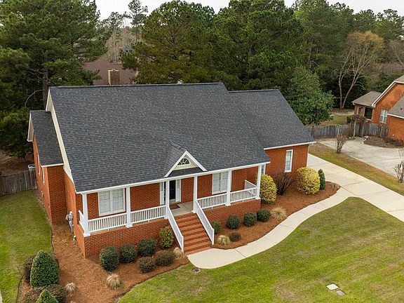 3rd image of 110 Osborne Ln