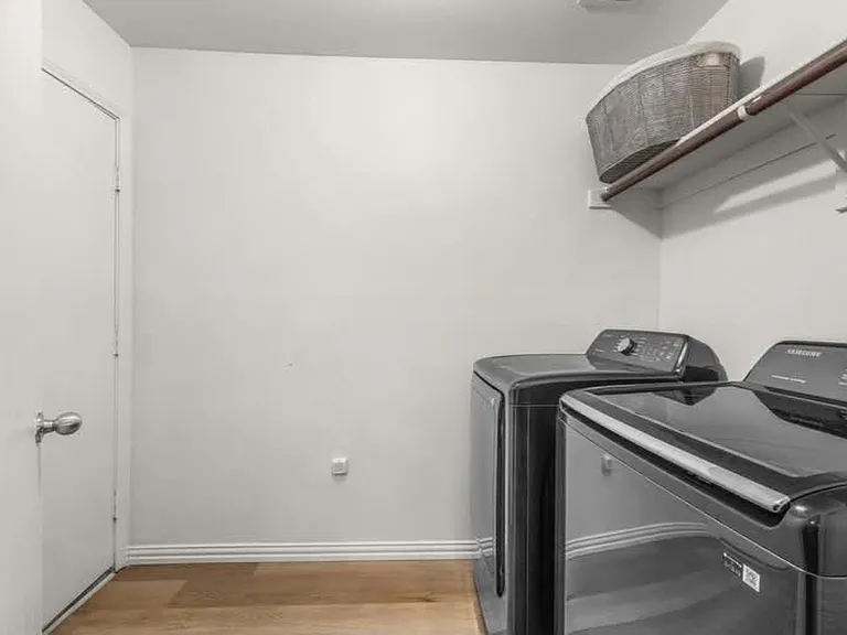 497 Brookbank Dr — Photo 5