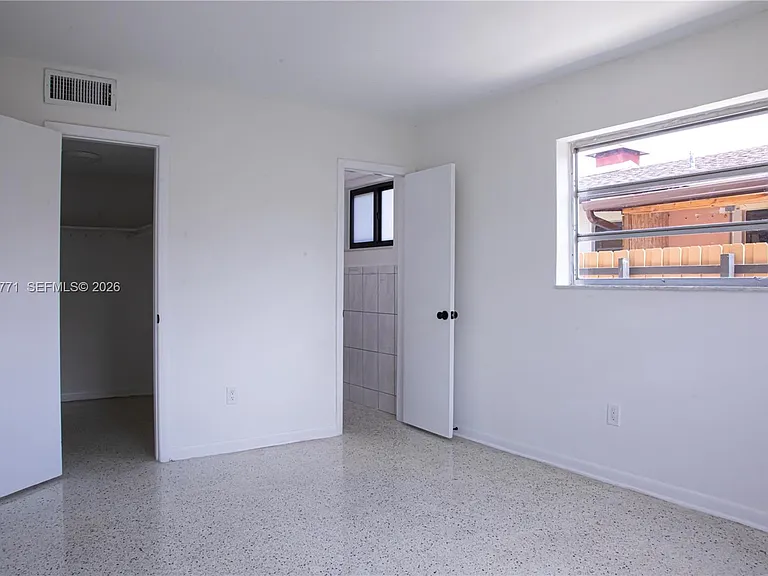 1226 SW 30th Ave #1226 — Photo 7