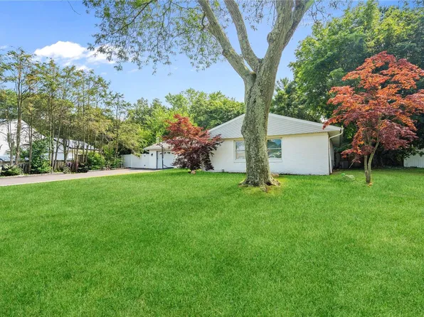 19 Royalston Lane, South Setauket, NY 11720