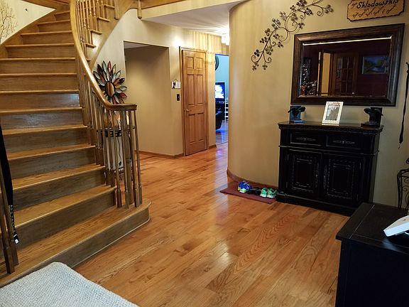 3rd image of 913 Doral Dr