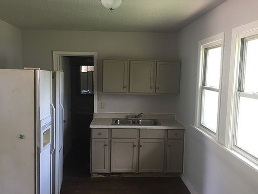 2nd image of 335 Forest Ave APT 5