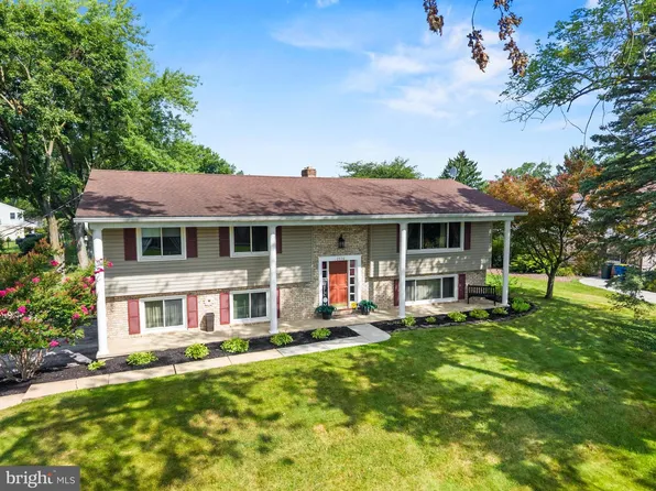 2570 Primrose Ln, York, PA 17404