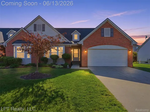 7035 Iris Ct, Grand Blanc, MI 48439
