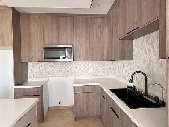 2nd image of 2902 Esteban St #4