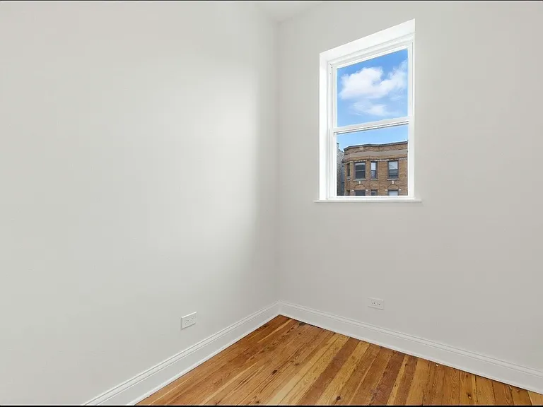 909 W Addison St #2 — Photo 11