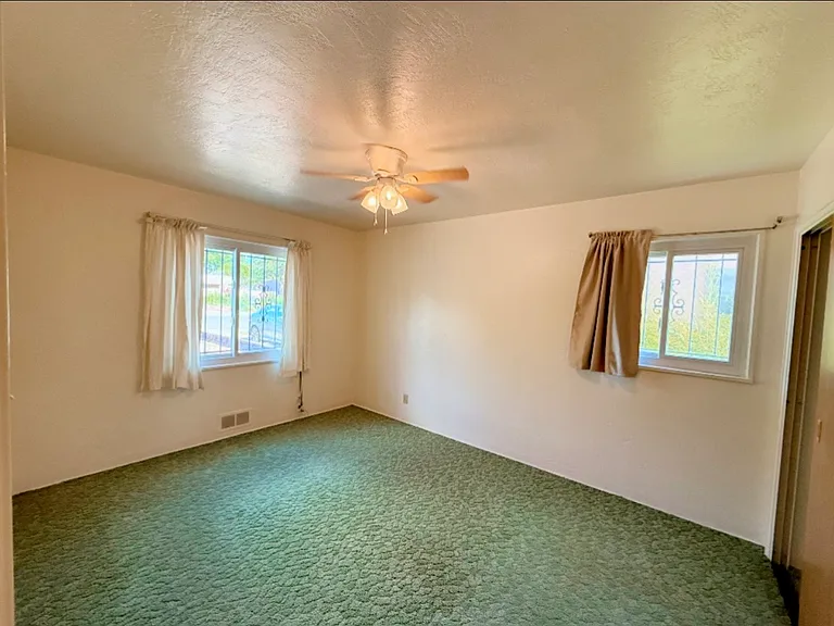 1333 Lafayette Dr NE — Photo 8