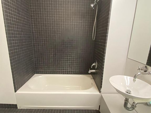5th image of 855 Folsom St APT 941