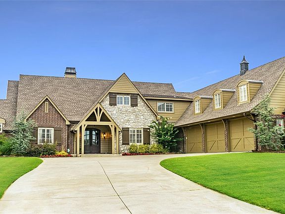 2nd image of 600 W Lakeview Dr
