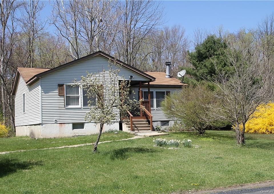 1st image of 20 Cora Rose Ln