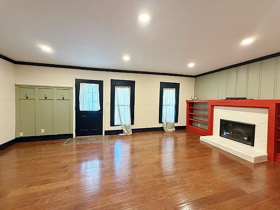 5th image of 1209 N Green St