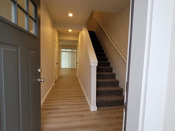 4th image of 7125 E Pacific Ave