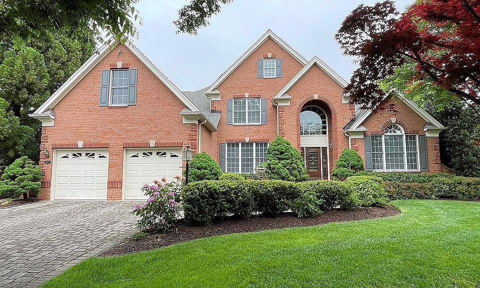 1st image of 15073 Sycamore Hills Pl