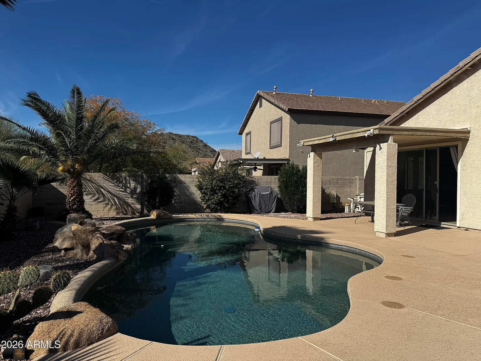 3 bed, 2.0 bath, 1359 sqft, $2,500 — Photo 2