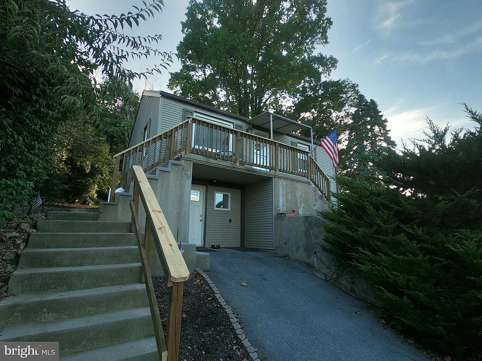 1st image of 526 Summit Ave