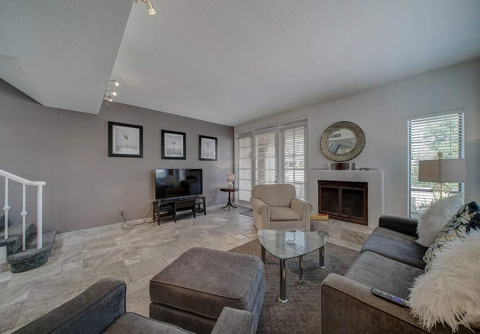2 bed, 2.5 bath, 1488 sqft, $3,500 — Photo 2