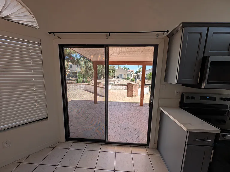 140 S Willow Creek St — Photo 12