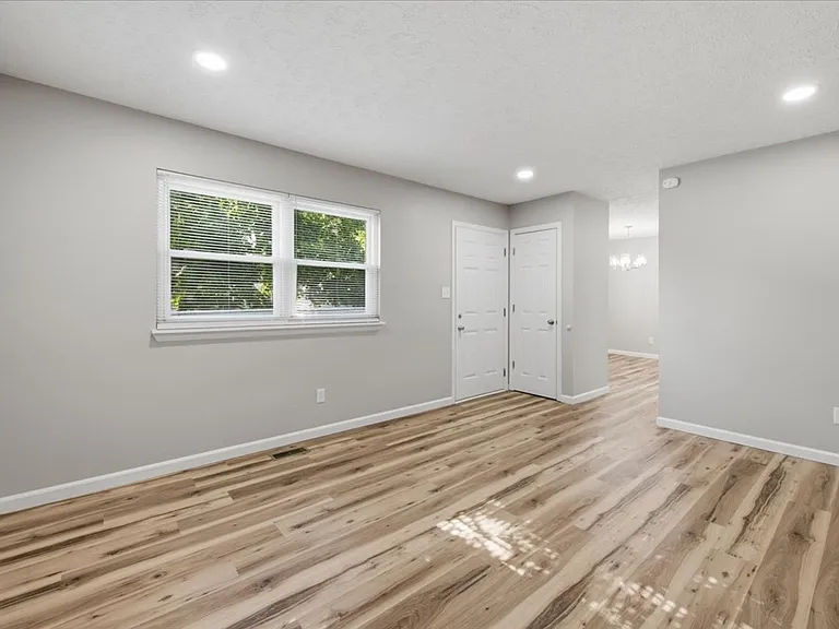1510 S Meridian St — Photo 4