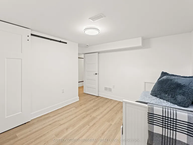 3 Hartland Rd #BASEMENT — Photo 23