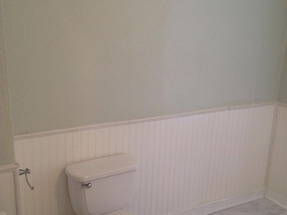 3rd image of 315 Oak St #Upstairs