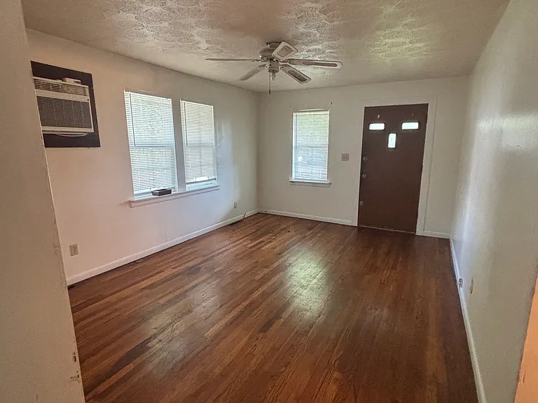 2156 W High St — Photo 2