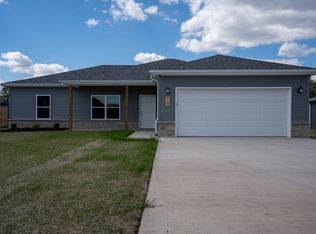 1732 Cash Dr, Mount Vernon, MO 65712