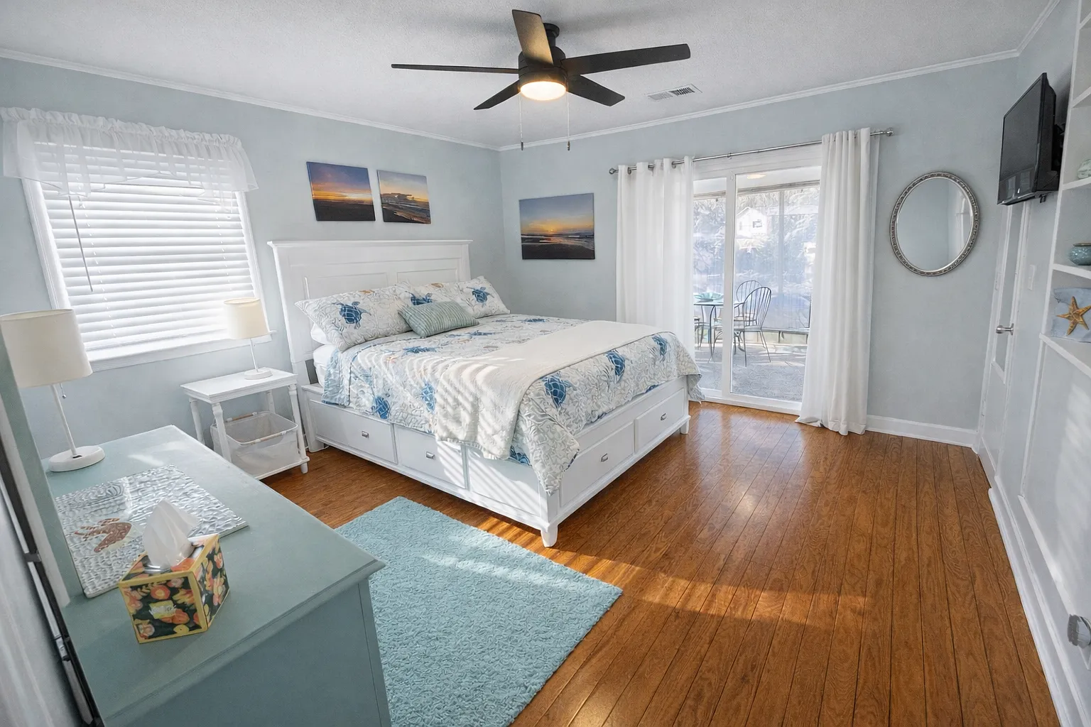 2 bed, 1.5 bath, 1000 sqft, $2,200 — Photo 2