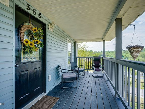 3rd image of 368 Lynn Ave