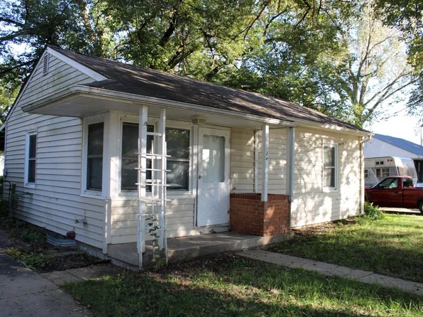 2124 Sloan St, Manhattan, KS 66502