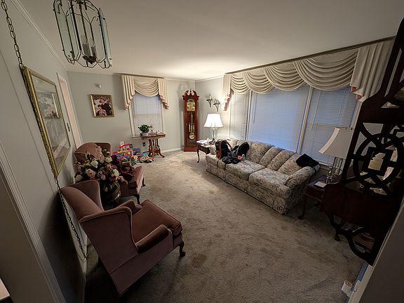5th image of 9124 Warren Ave