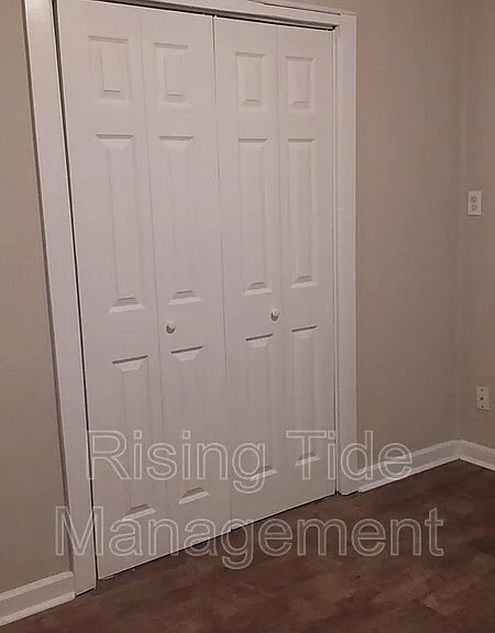3295 Young Ave — Photo 10