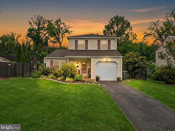 3rd image of 2189 Schaeffer Rd