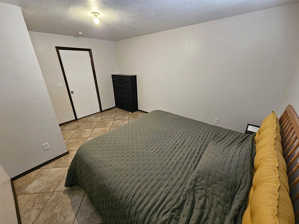 2nd image of 705 La Caverna St