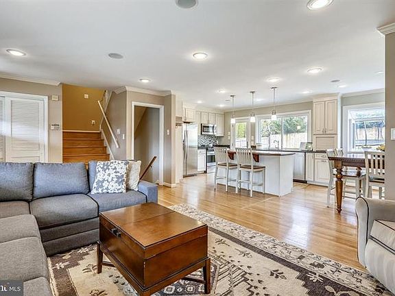 3rd image of 5419 Amberwood Ln
