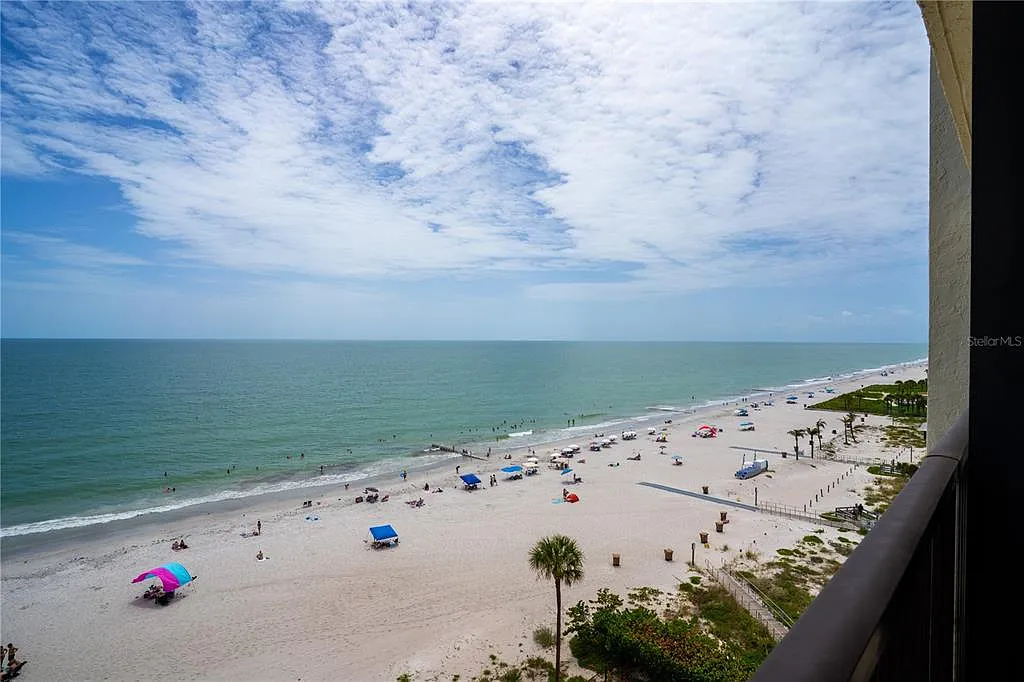 2 bed, 2.0 bath, 1225 sqft, $5,000 — Photo 4