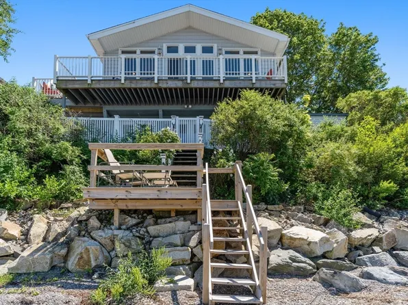 78 Clifton Ave, Hull, MA 02045