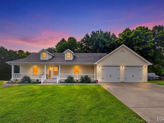 2nd image of 306 Waggoner Blvd