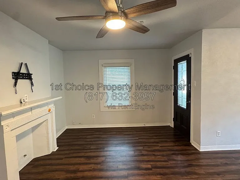 3241 Sandage Ave — Photo 4
